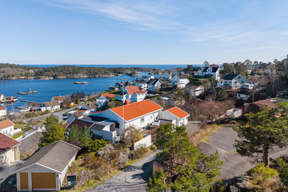 Bud mottatt! Innholdsrik enebolig med fantastisk utsikt og flott ...