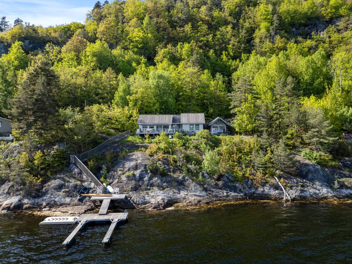 Flott fritidseiendom med nydelig utsikt over Sørfjorden - 4 soverom og ...
