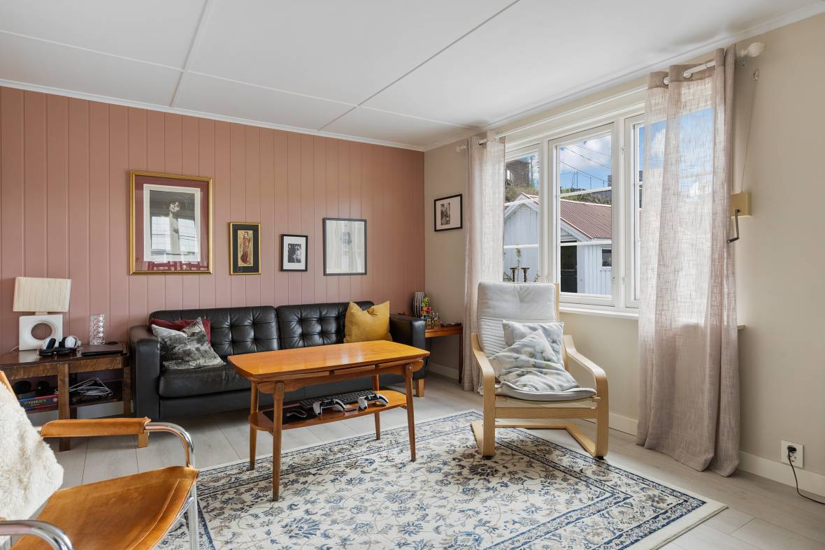 Meget innbydende enebolig på Krana. Flott opparbeidet hage, koselige ...