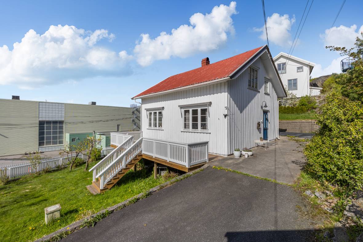 Meget innbydende enebolig på Krana. Flott opparbeidet hage, koselige ...