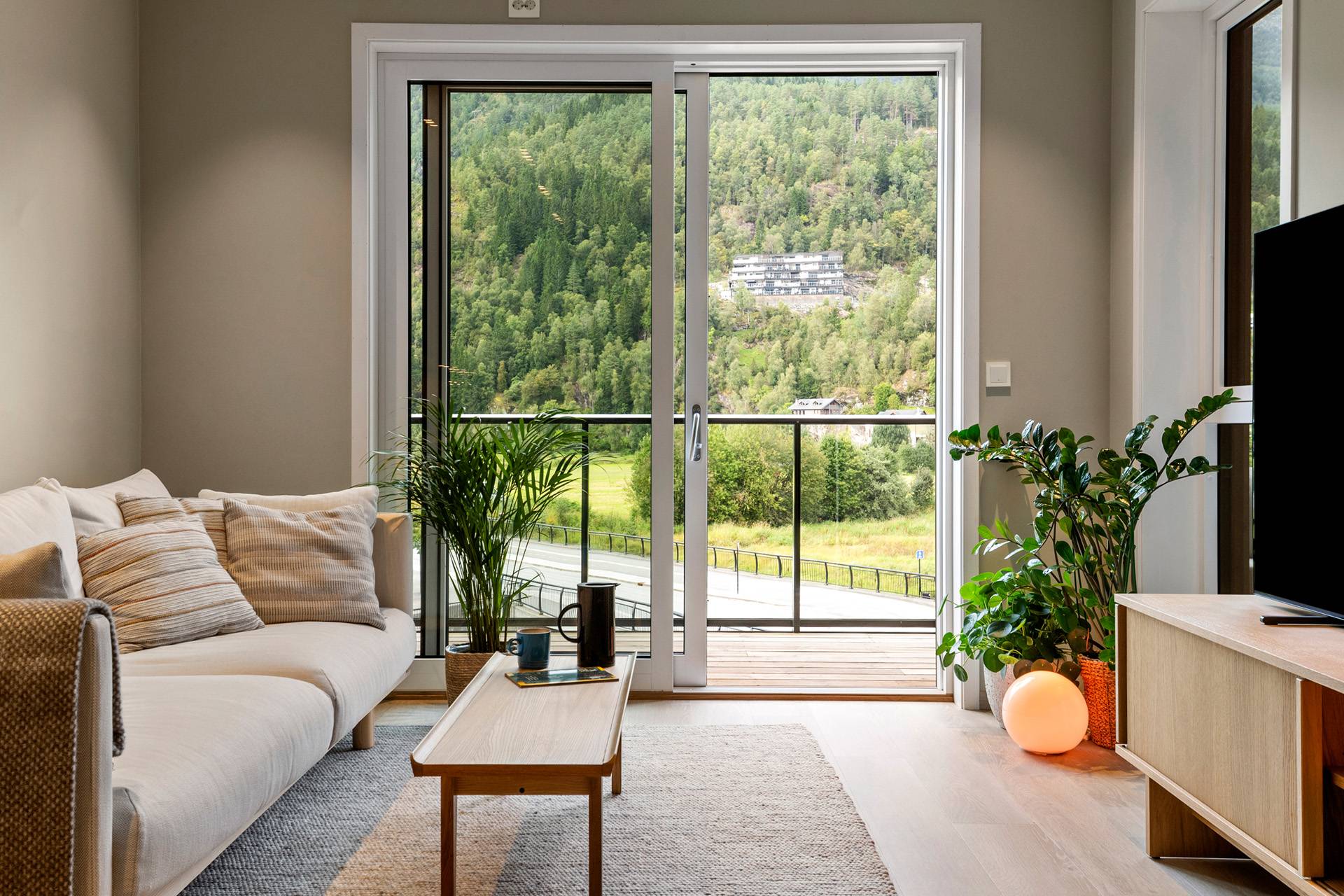 Langebruvegen 25, FØRDE